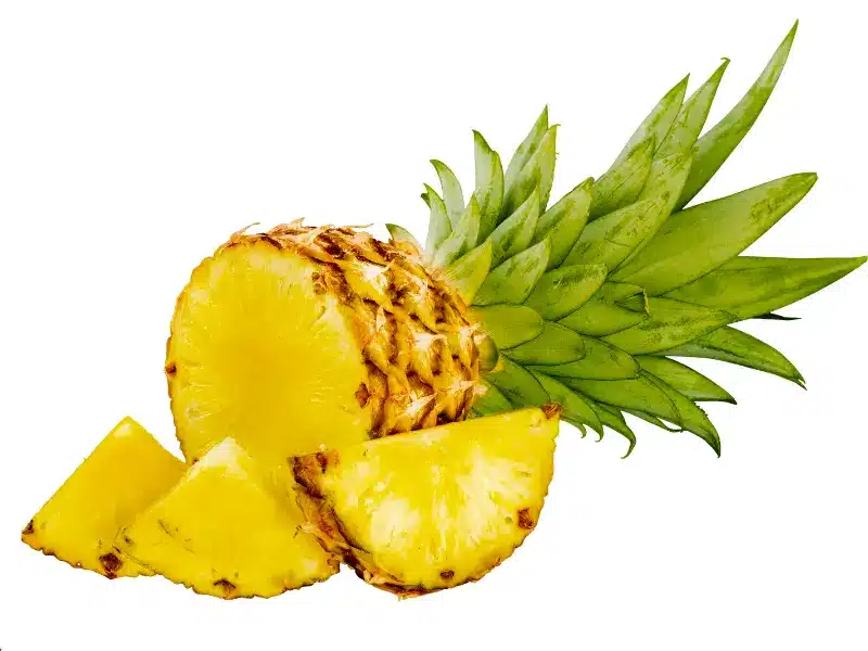 אננס - הפרי הטרופי שהפך לכוכב של מגשי הפירות